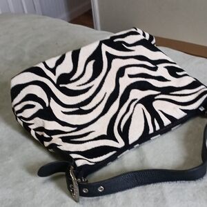 Chic Zebra Pattern Shoulder Bag